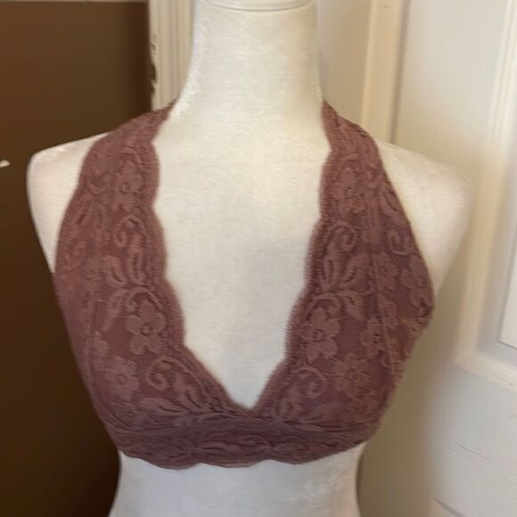 Out From Under  Urban Outfitters Lace Bralette NWOT Medium - Picture 2 of 6